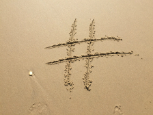Jak znale�� hashtagi na Facebooku
